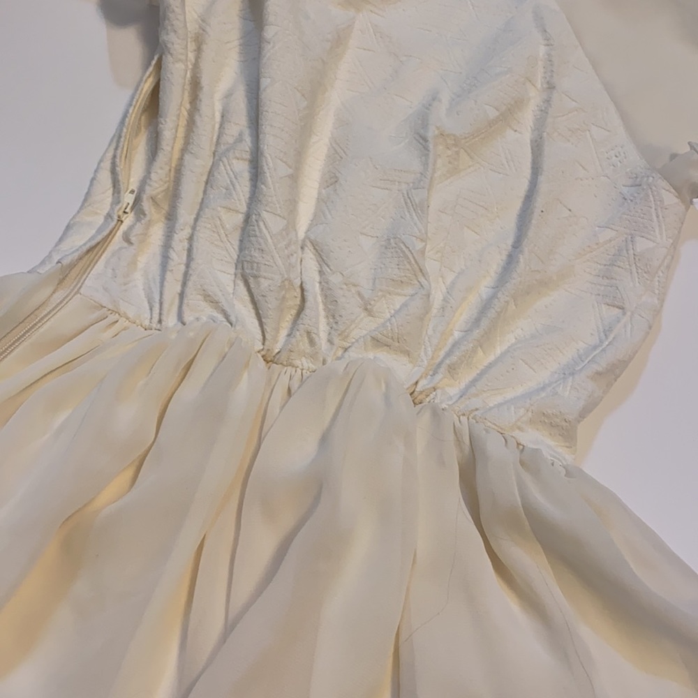 Ivory H&M Divided feminine textured dress size 4 - Picture 6 of 6
